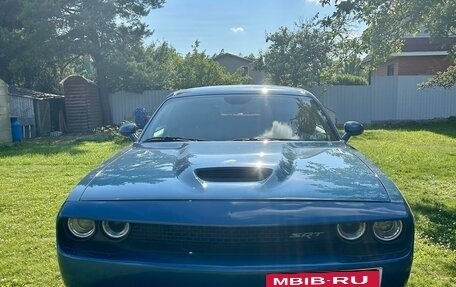 Dodge Challenger III рестайлинг 2, 2020 год, 4 200 000 рублей, 3 фотография