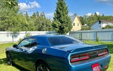 Dodge Challenger III рестайлинг 2, 2020 год, 4 200 000 рублей, 5 фотография