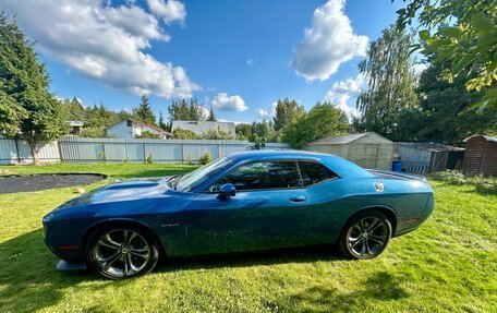 Dodge Challenger III рестайлинг 2, 2020 год, 4 200 000 рублей, 6 фотография