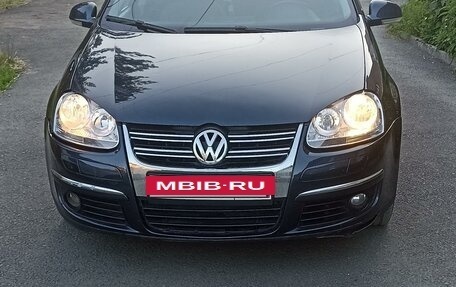 Volkswagen Jetta VI, 2009 год, 689 000 рублей, 3 фотография