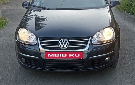 Volkswagen Jetta VI, 2009 год, 689 000 рублей, 2 фотография