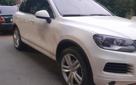 Volkswagen Touareg III, 2010 год, 2 250 000 рублей, 2 фотография