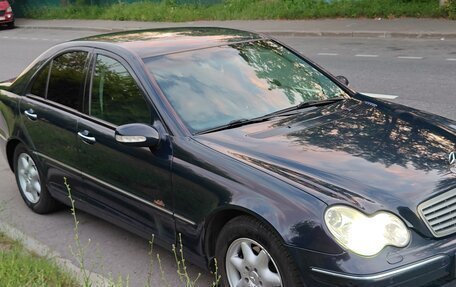 Mercedes-Benz C-Класс, 2002 год, 400 000 рублей, 1 фотография