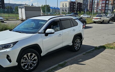 Toyota RAV4, 2020 год, 4 000 000 рублей, 1 фотография