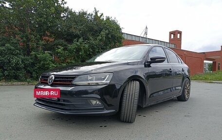 Volkswagen Jetta VI, 2017 год, 1 590 000 рублей, 2 фотография