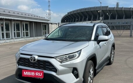 Toyota RAV4, 2022 год, 5 400 000 рублей, 2 фотография