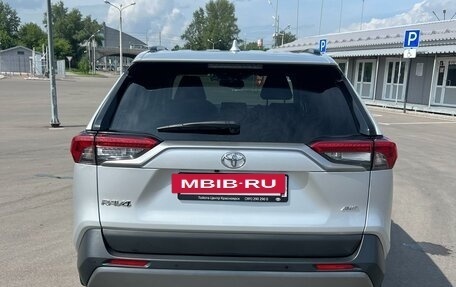 Toyota RAV4, 2022 год, 5 400 000 рублей, 9 фотография