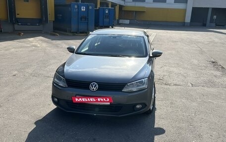 Volkswagen Jetta VI, 2012 год, 855 000 рублей, 2 фотография