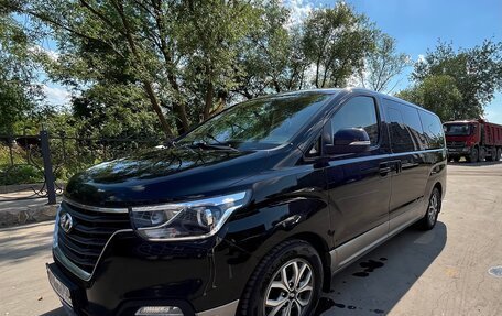 Hyundai H-1 II рестайлинг, 2019 год, 2 670 000 рублей, 2 фотография