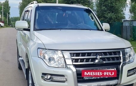 Mitsubishi Pajero IV, 2014 год, 2 980 000 рублей, 2 фотография