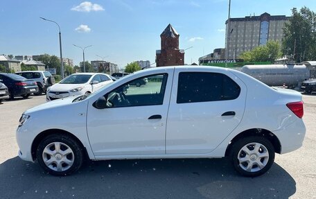 Renault Logan II, 2017 год, 950 000 рублей, 4 фотография