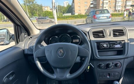 Renault Logan II, 2017 год, 950 000 рублей, 14 фотография