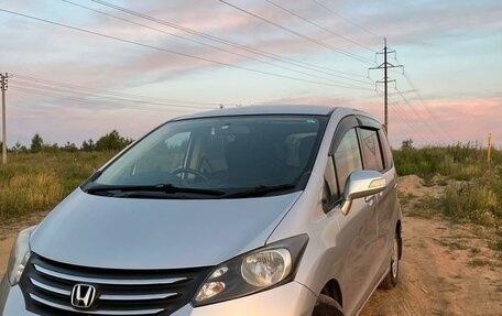 Honda Freed I, 2010 год, 1 200 000 рублей, 1 фотография