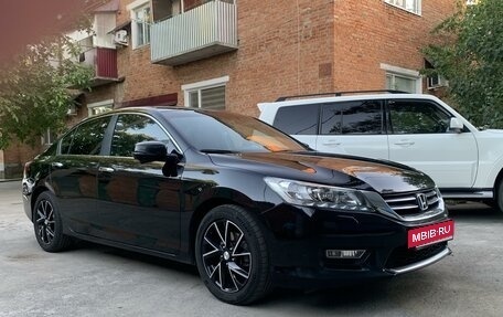 Honda Accord IX рестайлинг, 2013 год, 1 970 000 рублей, 3 фотография