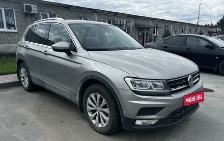 Volkswagen Tiguan II, 2017 год, 3 200 000 рублей, 3 фотография