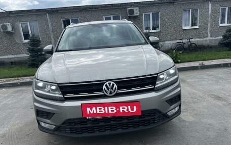 Volkswagen Tiguan II, 2017 год, 3 200 000 рублей, 2 фотография