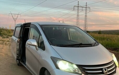 Honda Freed I, 2010 год, 1 200 000 рублей, 2 фотография