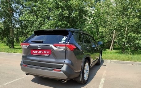 Toyota RAV4, 2019 год, 2 599 000 рублей, 3 фотография