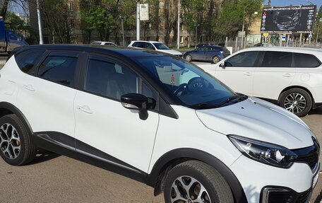 Renault Kaptur I рестайлинг, 2017 год, 1 690 000 рублей, 2 фотография