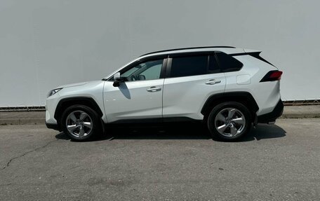 Toyota RAV4, 2020 год, 3 880 000 рублей, 7 фотография