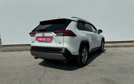 Toyota RAV4, 2020 год, 3 880 000 рублей, 4 фотография