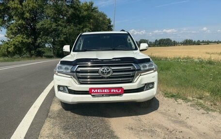 Toyota Land Cruiser 200, 2015 год, 4 950 000 рублей, 3 фотография