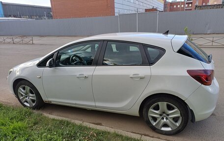 Opel Astra J, 2010 год, 600 000 рублей, 4 фотография