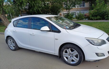 Opel Astra J, 2010 год, 600 000 рублей, 3 фотография