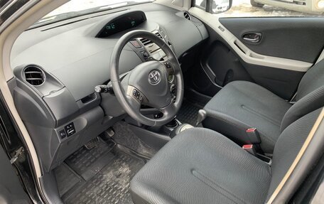 Toyota Yaris III рестайлинг, 2009 год, 770 000 рублей, 7 фотография