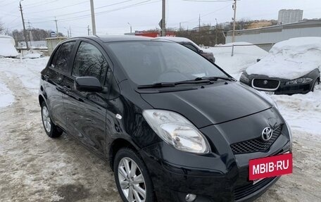 Toyota Yaris III рестайлинг, 2009 год, 770 000 рублей, 4 фотография