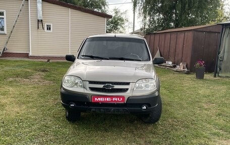 Chevrolet Niva I рестайлинг, 2010 год, 500 000 рублей, 1 фотография