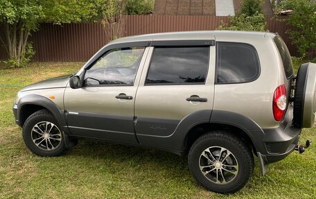 Chevrolet Niva I рестайлинг, 2010 год, 500 000 рублей, 3 фотография