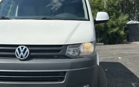 Volkswagen Transporter T5 рестайлинг, 2011 год, 1 950 000 рублей, 2 фотография