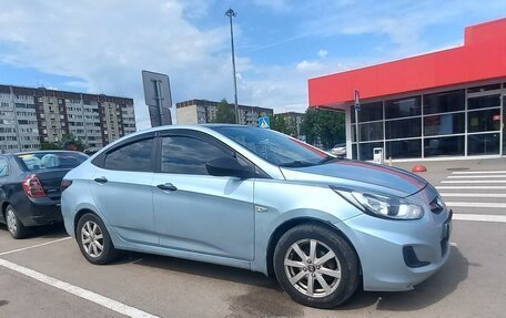 Hyundai Solaris II рестайлинг, 2011 год, 650 000 рублей, 3 фотография