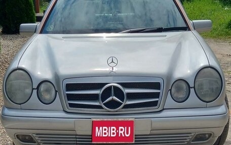 Mercedes-Benz E-Класс, 1998 год, 420 000 рублей, 1 фотография