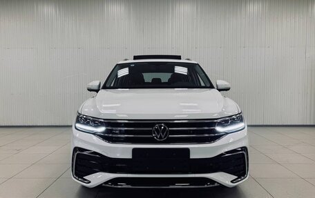 Volkswagen Tiguan II, 2023 год, 5 400 000 рублей, 2 фотография