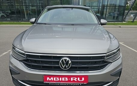 Volkswagen Tiguan II, 2021 год, 3 150 000 рублей, 2 фотография