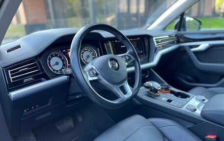 Volkswagen Touareg III, 2018 год, 4 950 000 рублей, 8 фотография