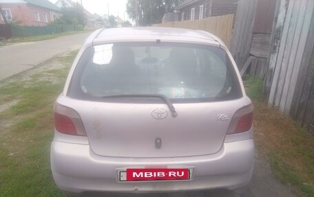 Toyota Vitz, 2000 год, 310 000 рублей, 2 фотография