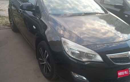 Opel Astra J, 2011 год, 790 000 рублей, 1 фотография