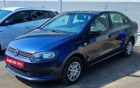 Volkswagen Polo VI (EU Market), 2013 год, 870 000 рублей, 2 фотография