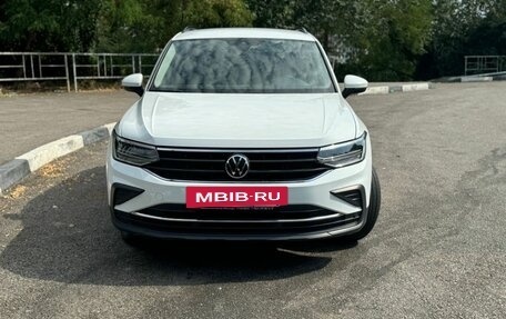 Volkswagen Tiguan II, 2021 год, 3 670 000 рублей, 3 фотография