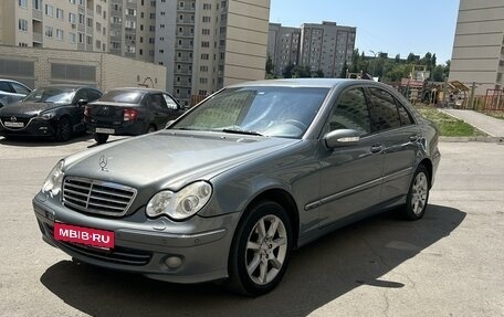 Mercedes-Benz C-Класс, 2006 год, 930 000 рублей, 1 фотография