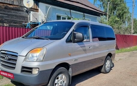 Hyundai H-1 II рестайлинг, 2007 год, 1 100 000 рублей, 1 фотография