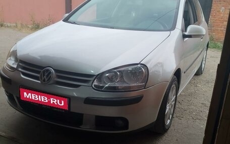 Volkswagen Golf V, 2003 год, 610 000 рублей, 1 фотография