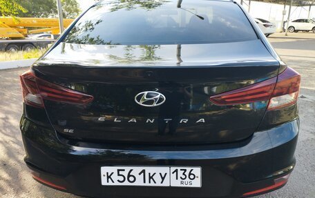 Hyundai Elantra VI рестайлинг, 2018 год, 1 780 000 рублей, 5 фотография