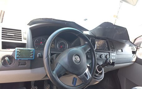 Volkswagen Caravelle T5, 2013 год, 2 500 000 рублей, 12 фотография