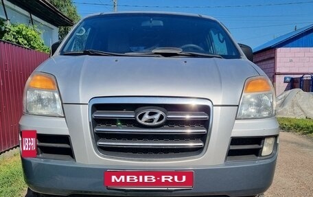 Hyundai H-1 II рестайлинг, 2007 год, 1 100 000 рублей, 2 фотография