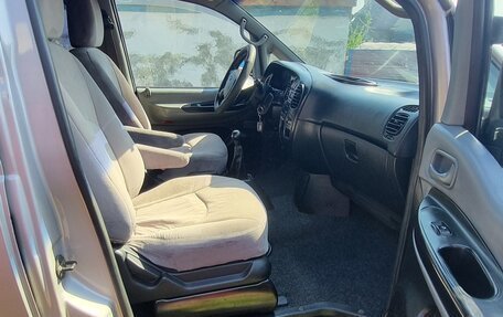 Hyundai H-1 II рестайлинг, 2007 год, 1 100 000 рублей, 14 фотография