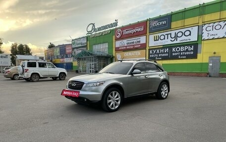 Infiniti FX I, 2005 год, 900 000 рублей, 3 фотография